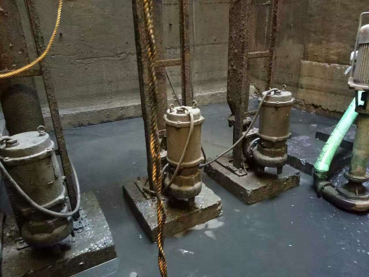 广丰污水池清理